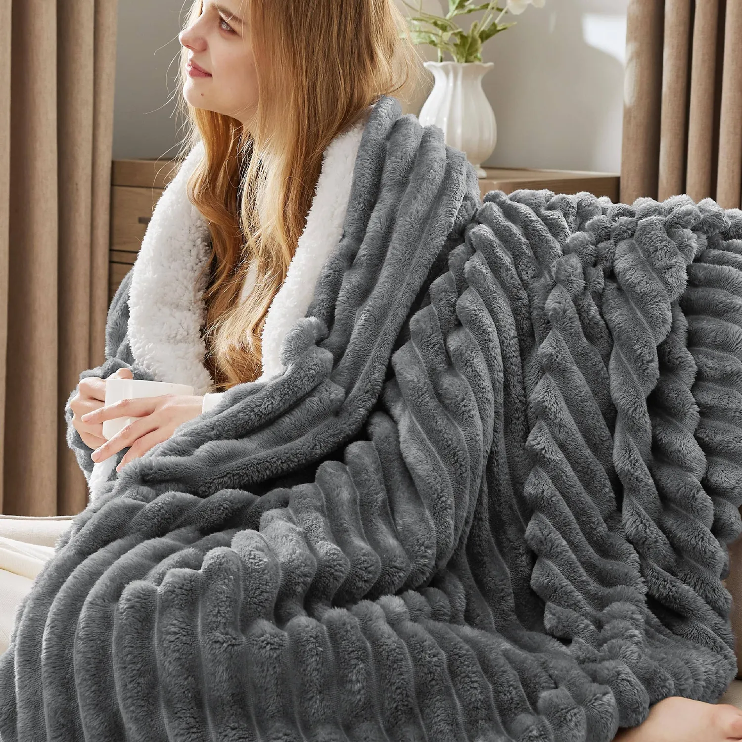 Bedsure Collections Jacquard Stripes Shaggy Sherpa Blanket coperta